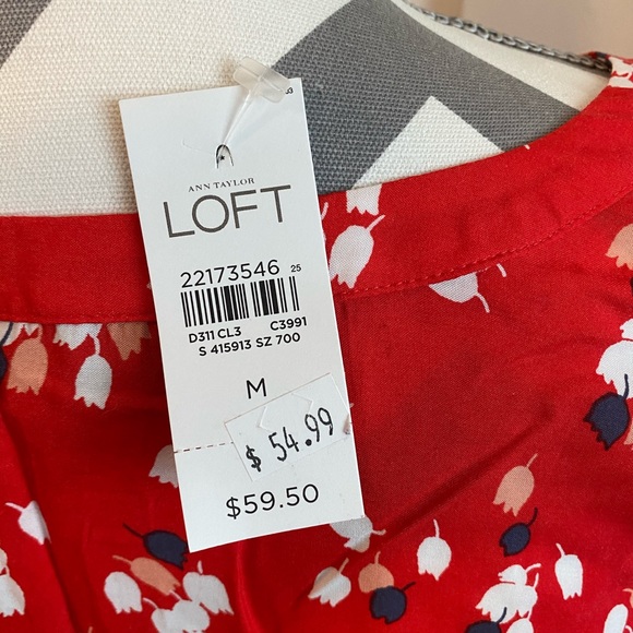 LOFT Tulip 🌷 Long Sleeve Top - Picture 2 of 10